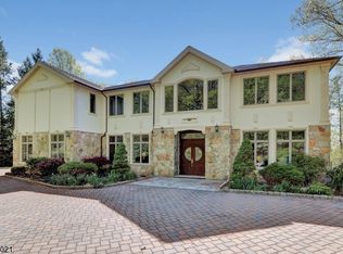 14 Dogwood Dr, Saddle River, NJ 07458