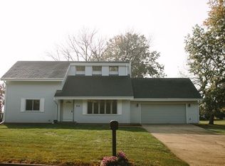 932 Ranchel Dr, Des Moines, IA 50320