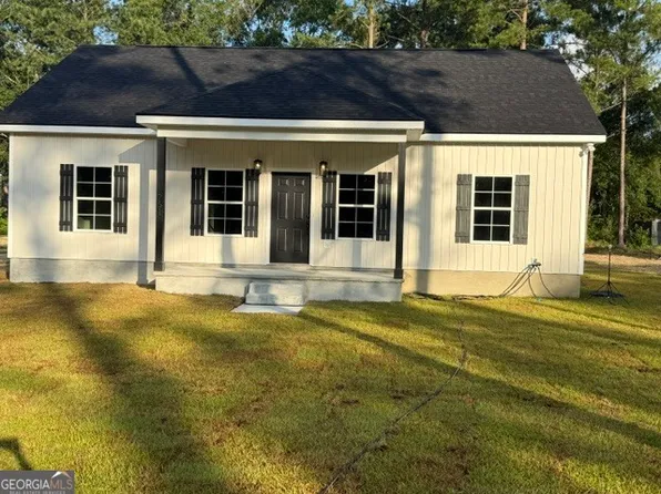 251 Ford St, Poulan, GA 31781
