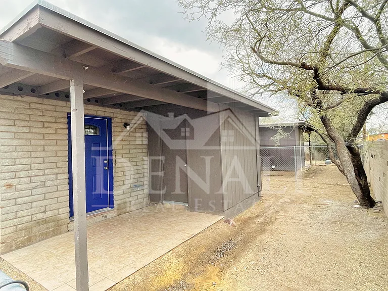 1404 W Fresno St #1 — Photo 15