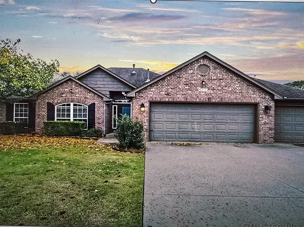 4215 SE Fairview Rd, Bartlesville, OK 74006