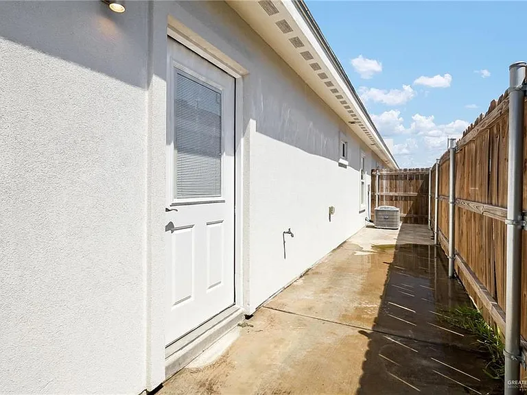 4709 Magnolia Ave #4 — Photo 10