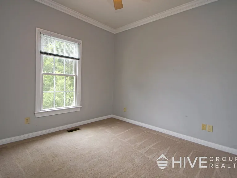155 Chelsea Cir — Photo 17