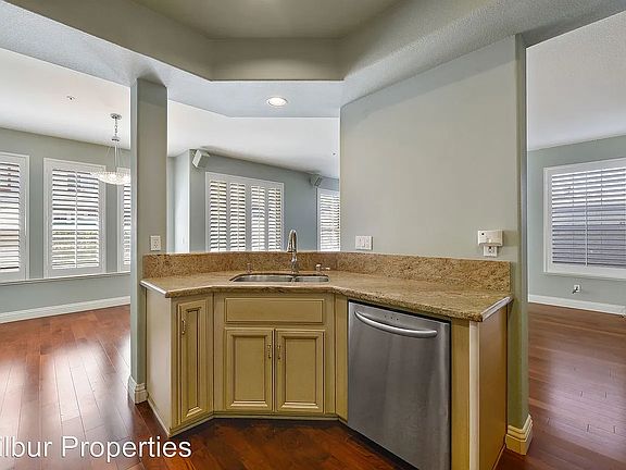 5th image of 531 Shoal Cir