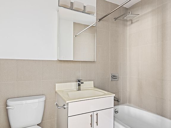 5th image of 144 W 23rd St APT 11F