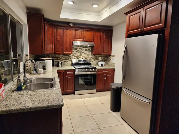 290 W Campus View Dr, Riverside, CA 92507