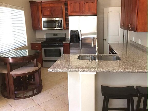 Breakfast bar and dining table included!