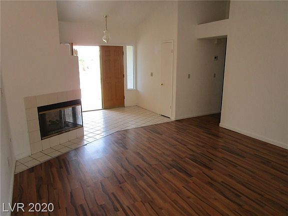 2nd image of 5030 Lark Canyon Ct