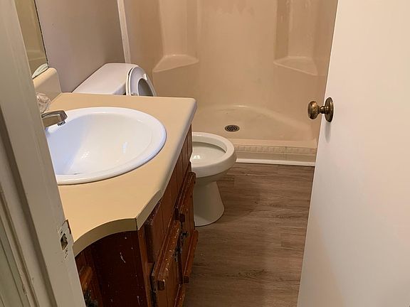 3rd image of 4946 Mockingbird Ln