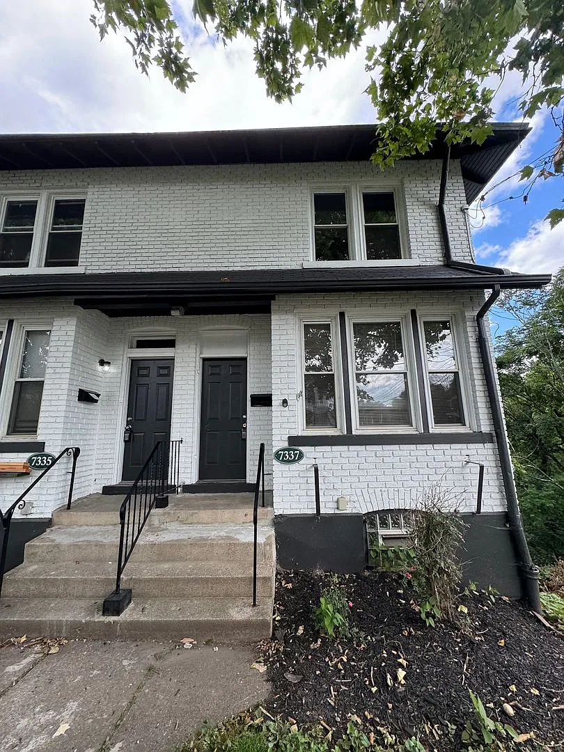 Lovely two bedroom, 1 bathroom Townhome on Quiet Street — Photo 2