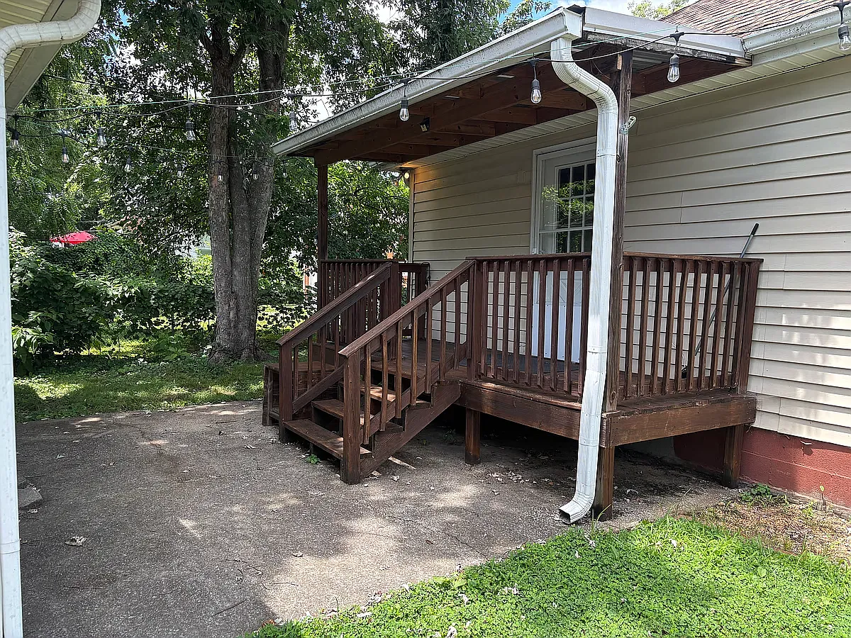 3 bed, 1200 sqft, $2,100 — Photo 4