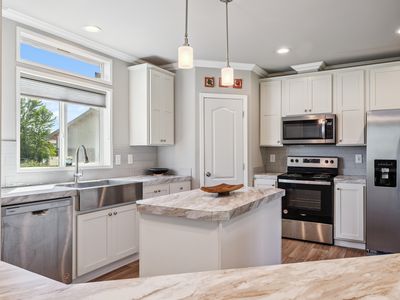 1682 Markham Rd, Hood River, OR, 97031