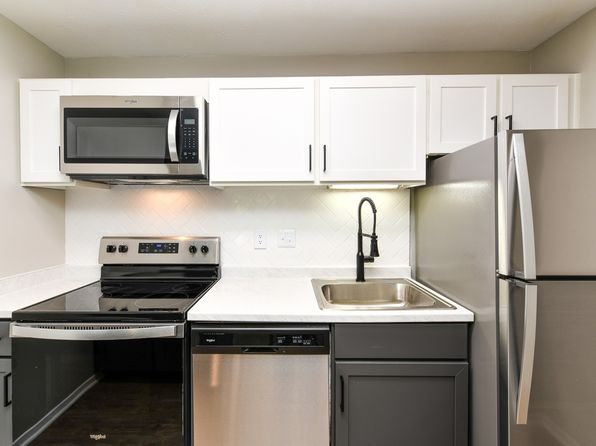 3800 Club Dr #1070E
