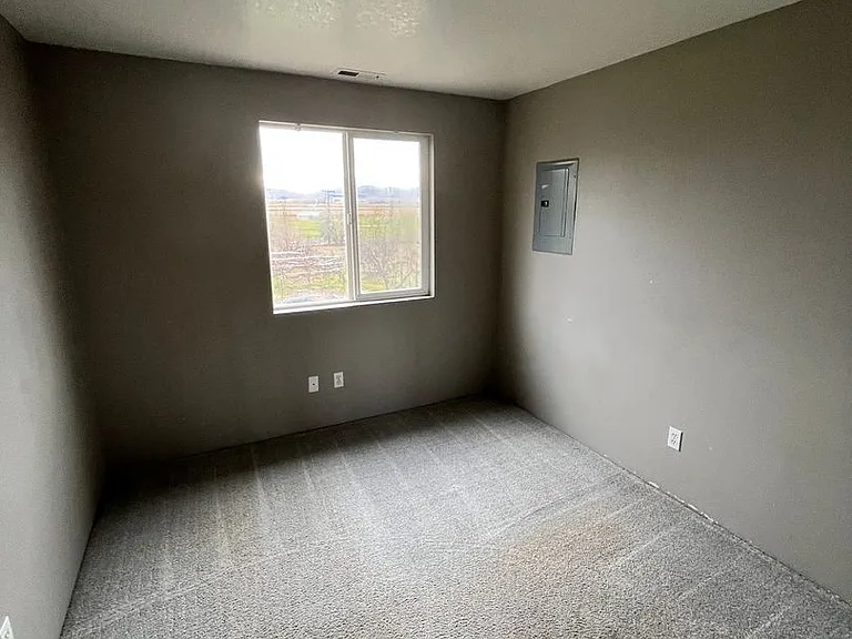 997 W Main St — Photo 7