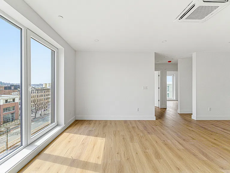 1035 Commonwealth Ave — Photo 98