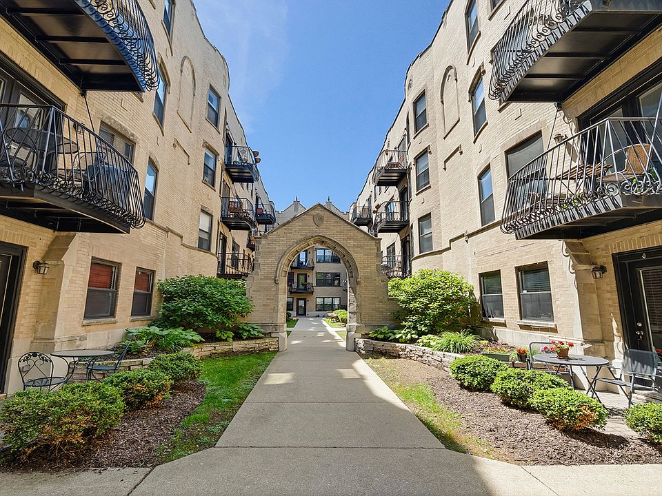 1st image of 4442 N Damen Ave #3E