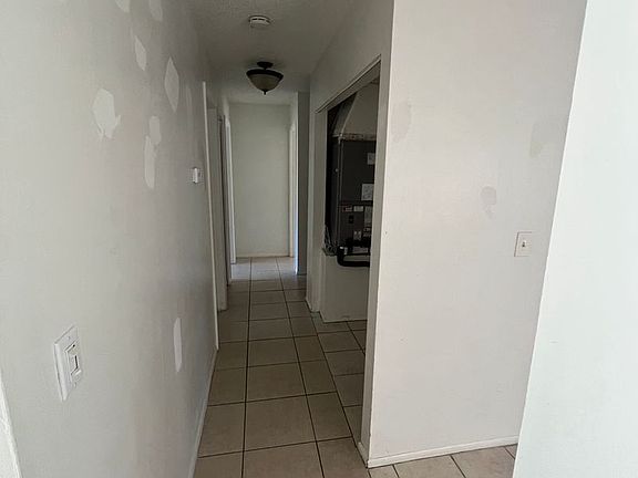 4th image of 18010 Edgewater Dr