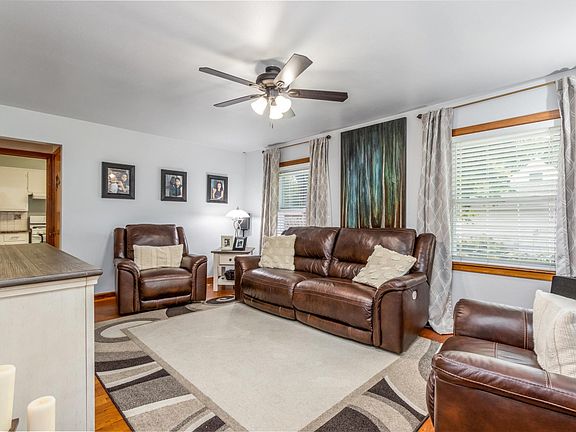 Great room/harwood floors