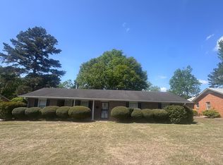 572 Farmington Rd, Montgomery, AL 36109