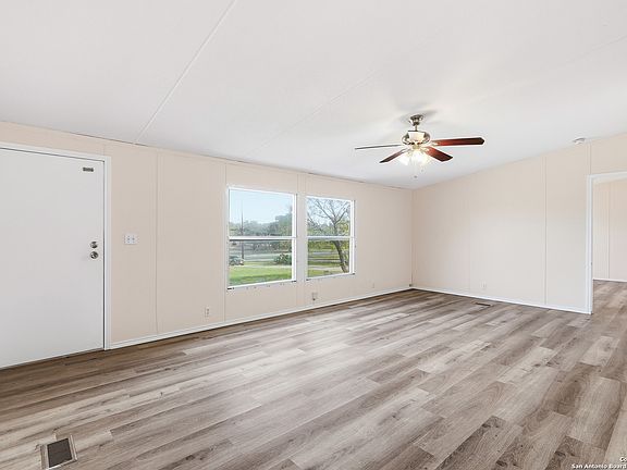 3rd image of 22411 Savannah Hts
