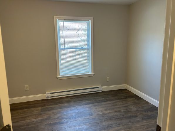 927 Valley Rd #5, Waterford, ME 04088