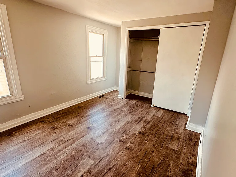 944 Oak St #1 — Photo 5