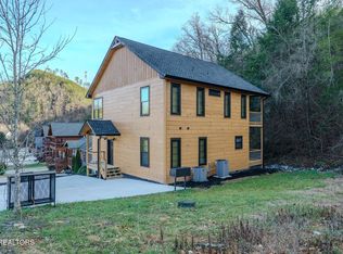 3139 Cherokee Valley Dr, Pigeon Forge, TN 37862