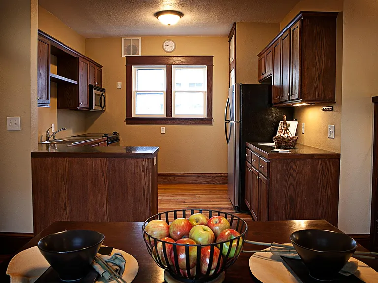101 8th Ave SE #1 — Photo 4