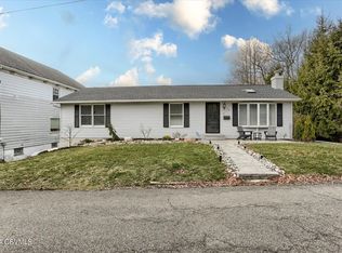 28 N Spencer St, Frackville, PA 17931