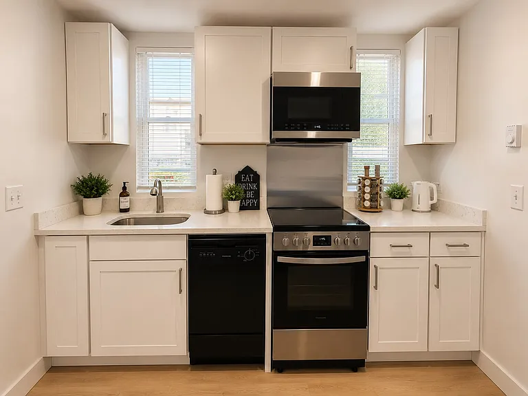 568 Main St #3 — Photo 7