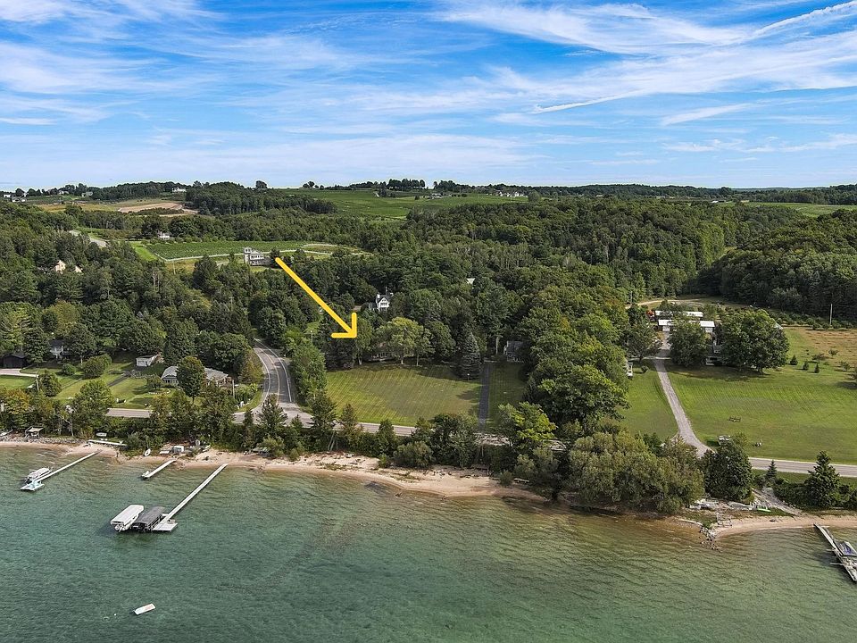 1st image of 1996 Island View Rd