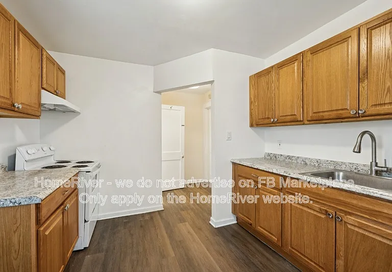 289 Hilton Ave — Photo 10