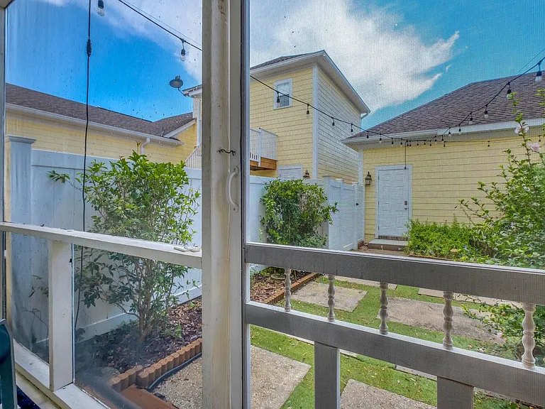4311 Four Oaks Blvd — Photo 29