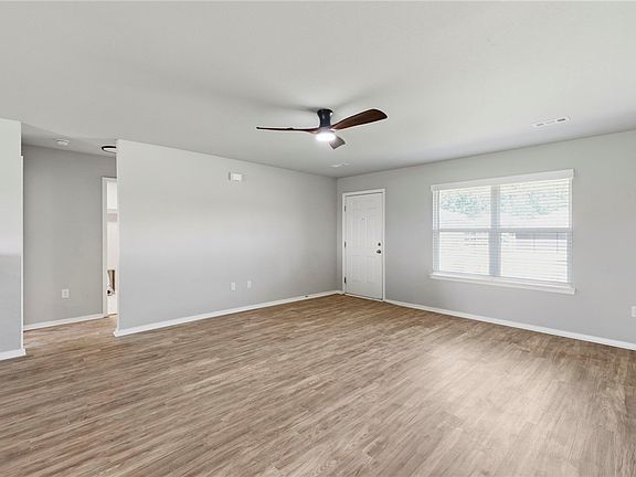 4th image of 353 Evans St