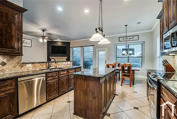 412 Bur Oak Trl — Photo 6