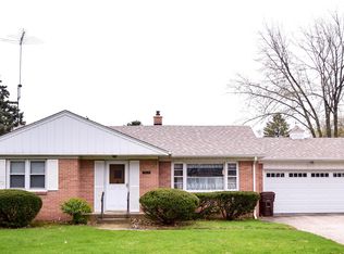 3827 Pinecrest Rd, Rockford, IL 61107