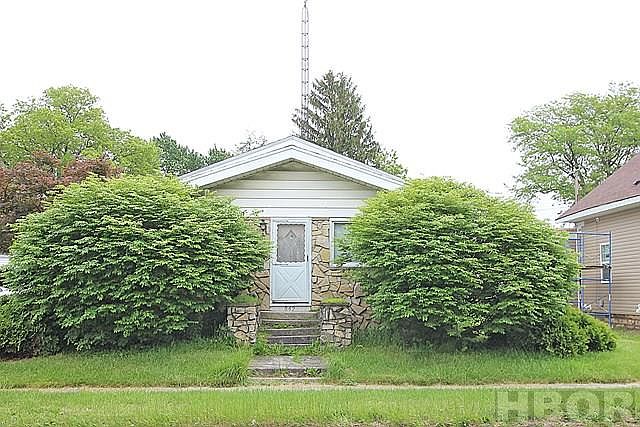 1st image of 842 N Countyline St