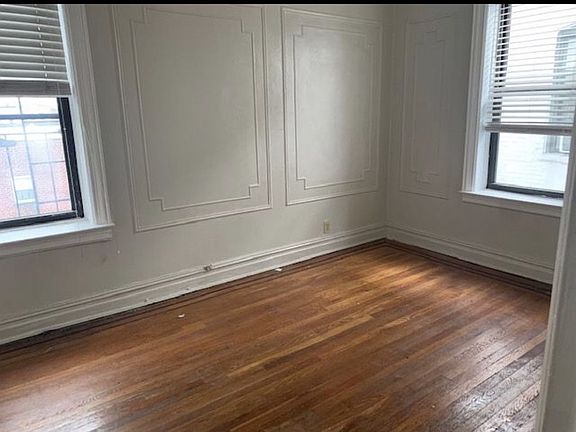 2nd image of 2331 29th St APT 4E