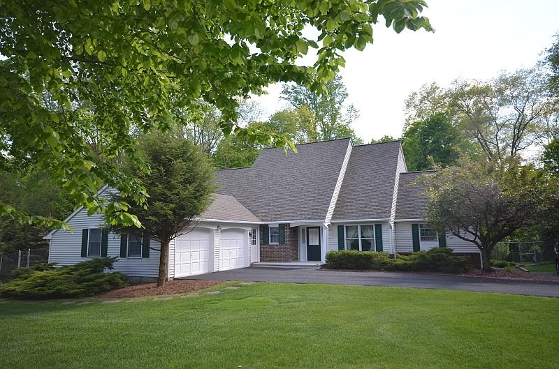 1st image of 6 Old Cedar Dr