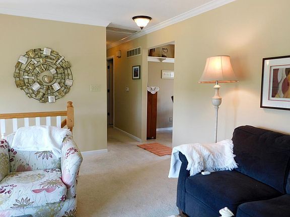 5th image of 1902 Kemble Dr
