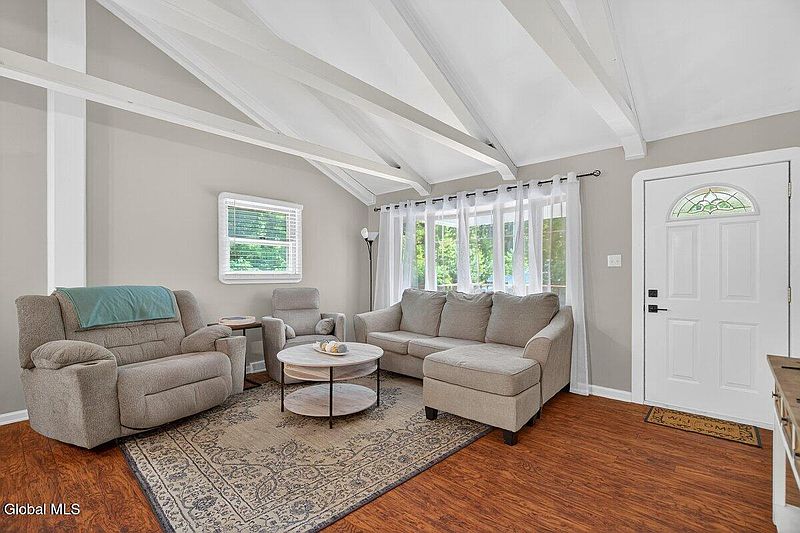 4th image of 151 Reservoir Road
