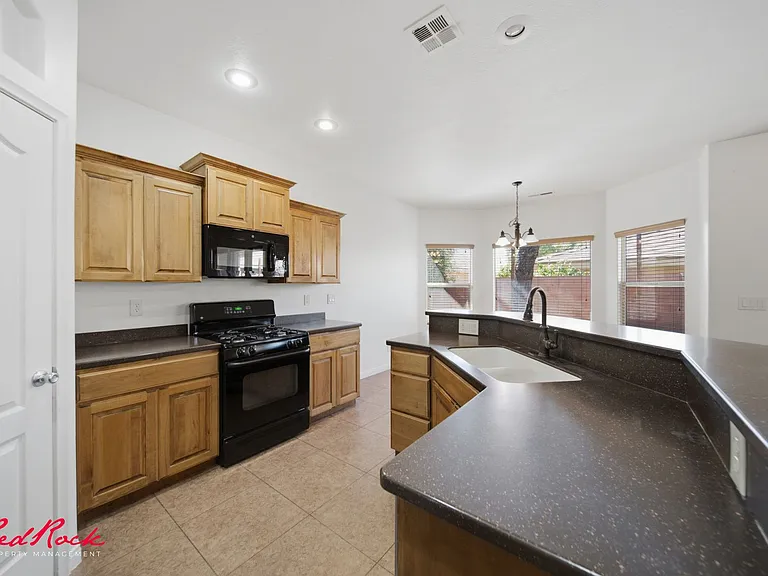 3304 W Palomar — Photo 12