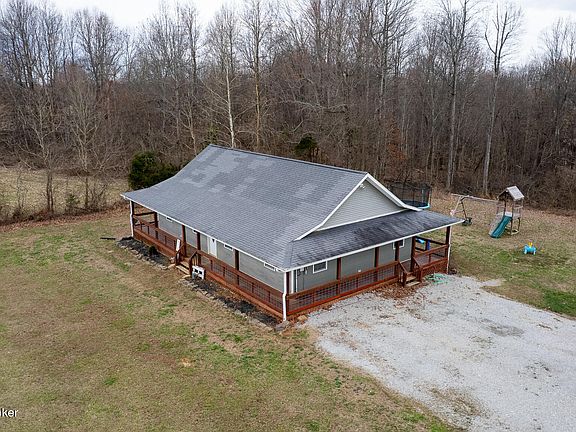 3rd image of 1189 Little Clifty Rd