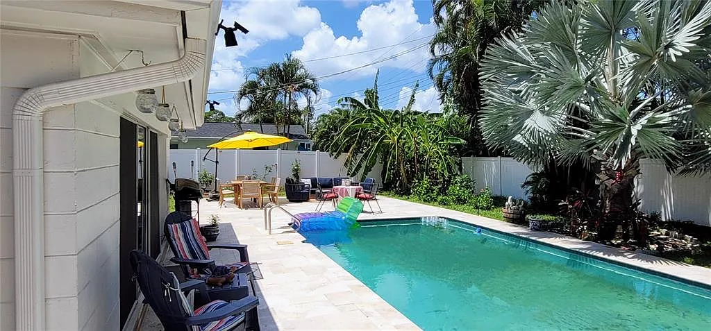 3 bed, 2.5 bath, 1979 sqft, $3,600 — Photo 3