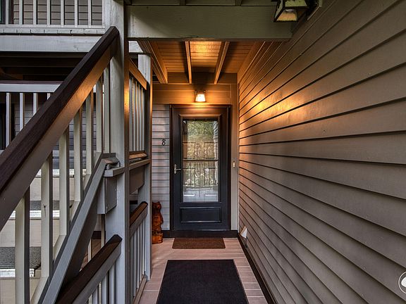 5th image of 12 Harbor Ln Unit 8