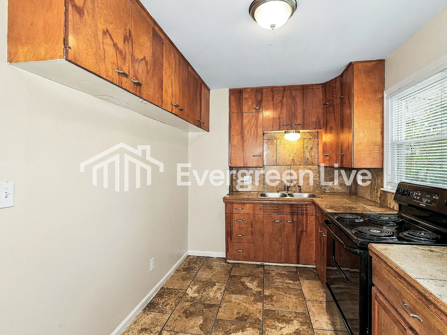 3 bed, 2.0 bath, 960 sqft, $1,395 — Photo 4