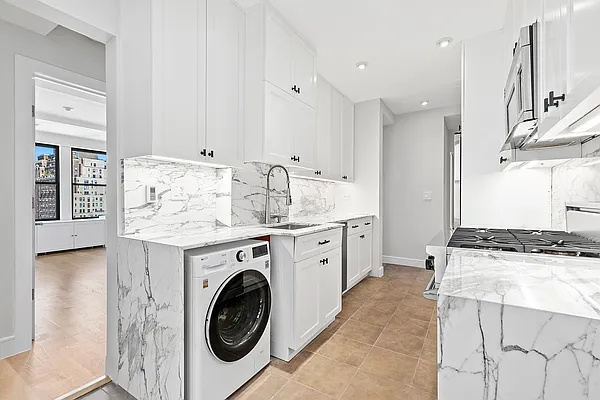 Sold by Compass | media 1