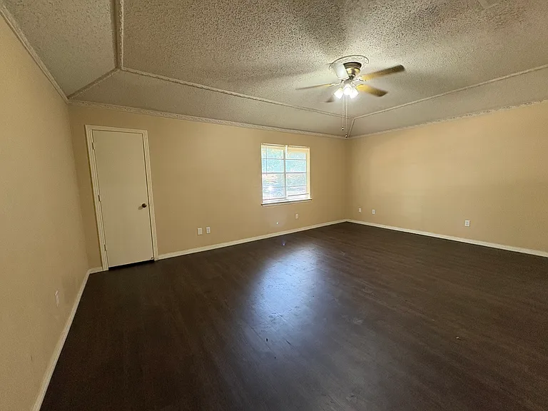1025 Clover Dale Ln — Photo 17