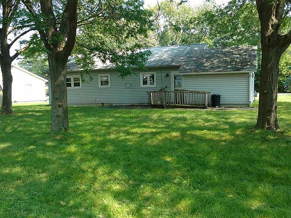 2nd image of 10 Martingale Dr