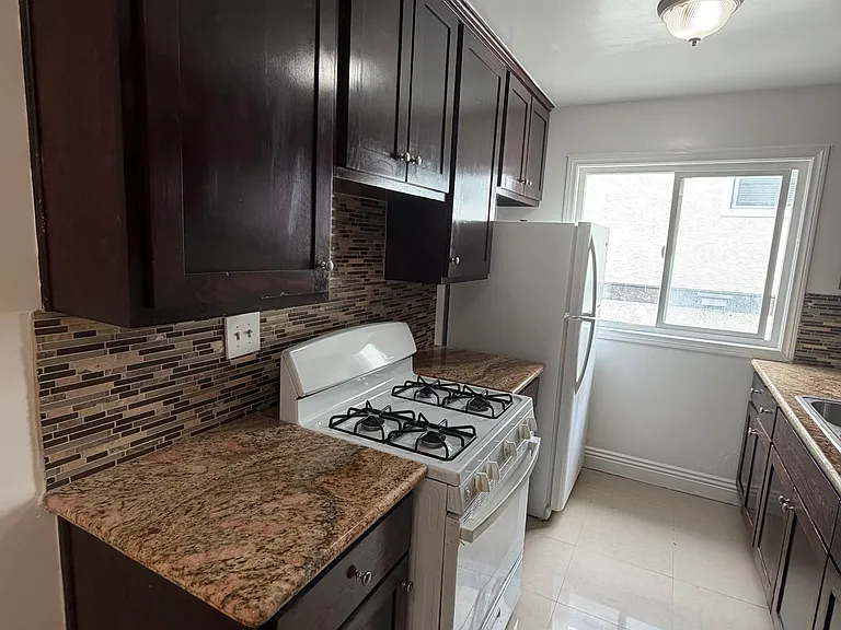 4822 Rosewood Ave #4 — Photo 3